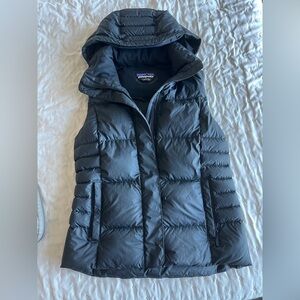 Patagonia black puffer vest with removable hood